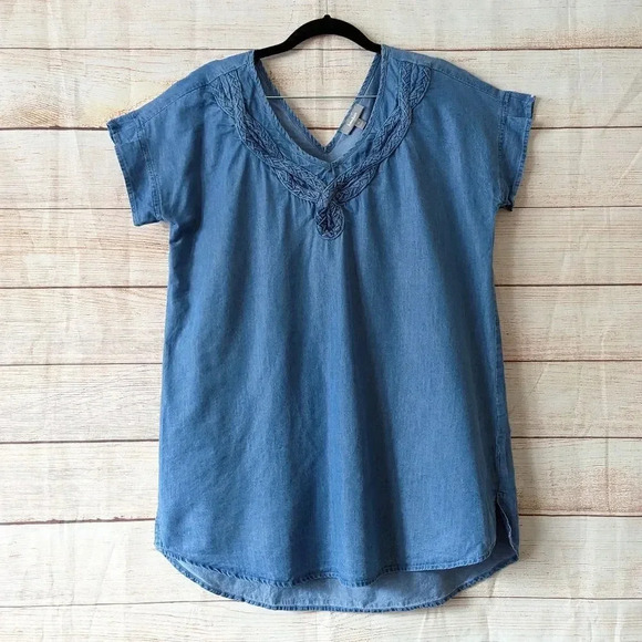 Neiman Marcus Size Small Chambray Tencel Double V-Neck Ruffle Sleeve Tunic Top - Picture 1 of 10